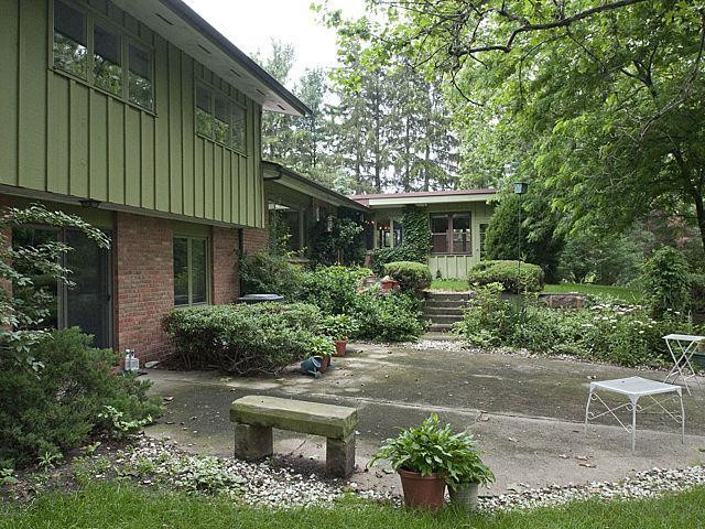 2748 North Maple Road Ann Arbor, MI 48103 - Photo 14 of 17 Patio with lower level walk-out.