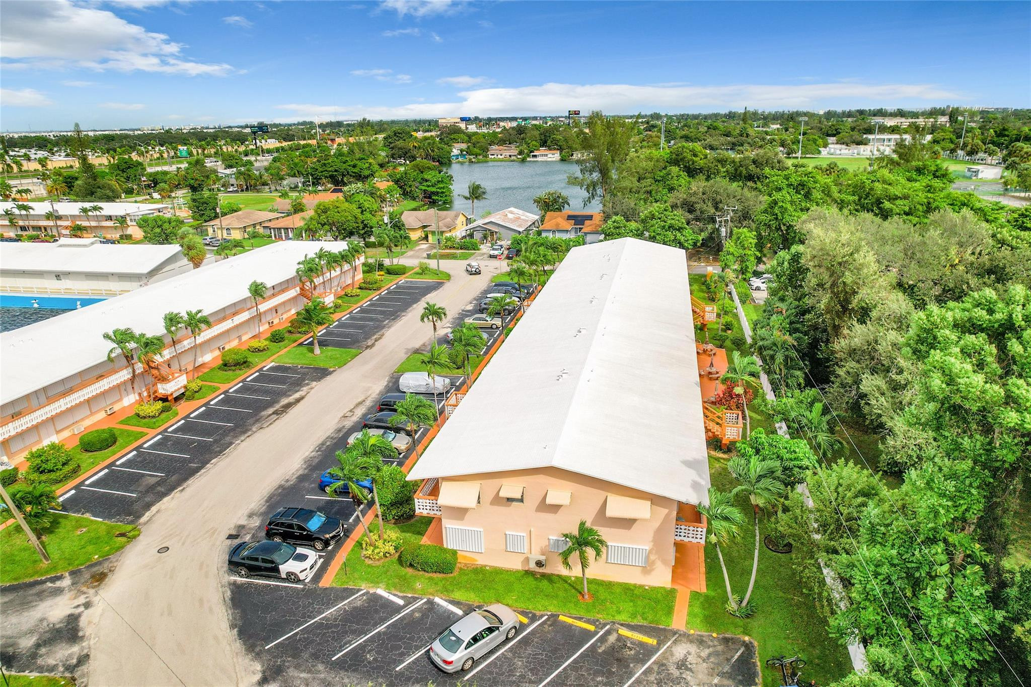 815 Southwest 10th Terrace, Unit 18V Hallandale Beach, FL 33009 - Photo 17 of 24 Photo 17