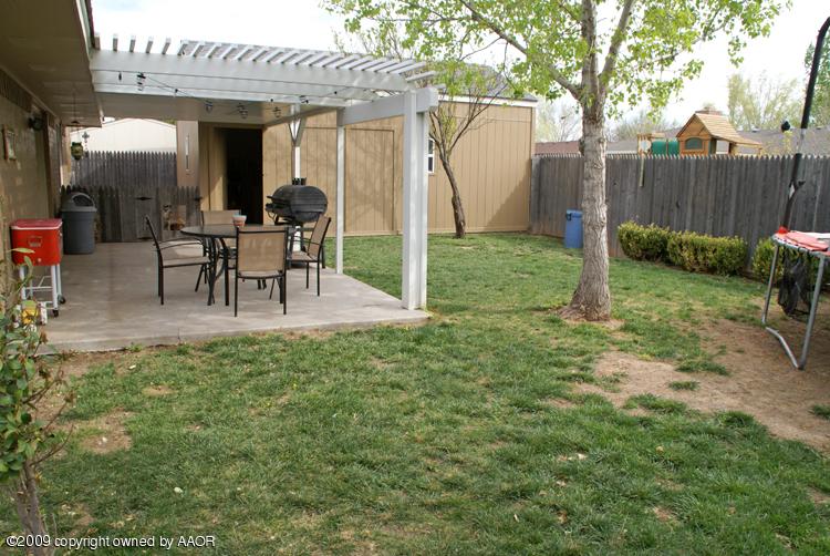 6605 Falcon Road Amarillo, TX 79109 - Photo 24 of 30 Backyard