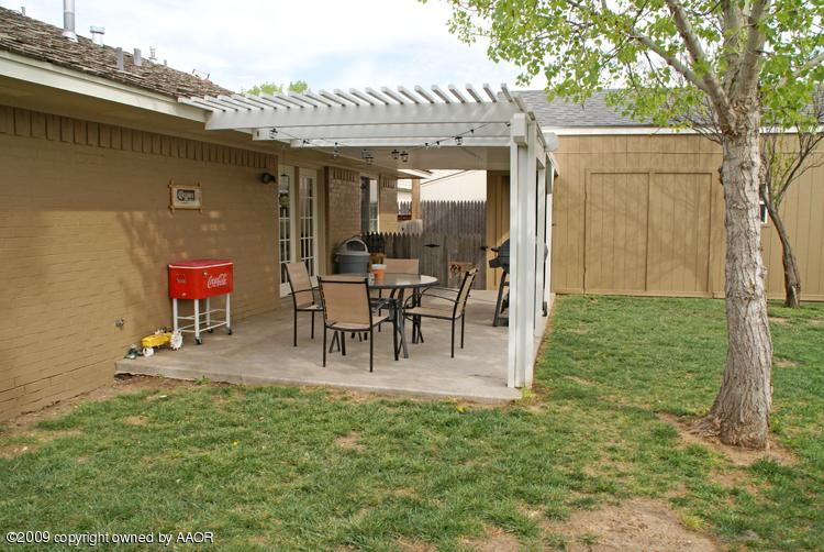 6605 Falcon Road Amarillo, TX 79109 - Photo 26 of 30 Back Patio and Pergola
