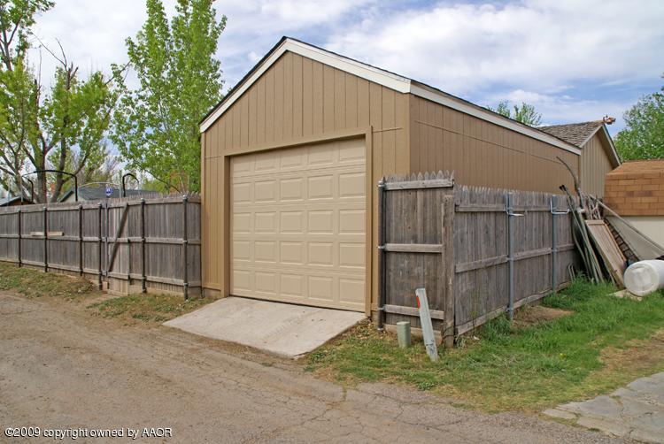 6605 Falcon Road Amarillo, TX 79109 - Photo 27 of 30 Back Shop Garage