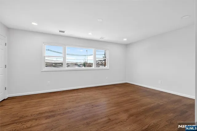 $2,600 | 269 Schuyler Avenue, Unit 2, Kearny, NJ 07032