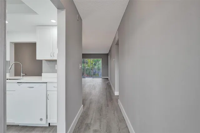 $2,600 | 1541 South Ocean Boulevard, Unit 309, Lauderdale-by-the-Sea, FL 33062