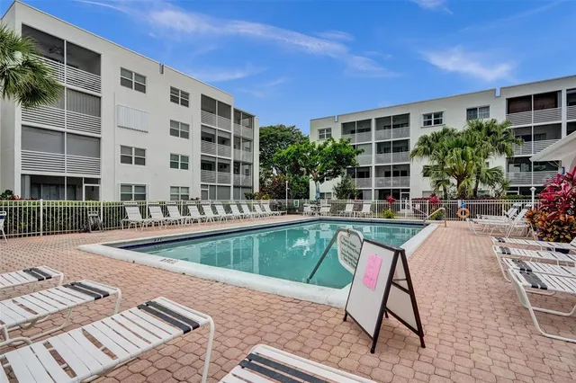 $2,600 | 1541 South Ocean Boulevard, Unit 309, Lauderdale-by-the-Sea, FL 33062