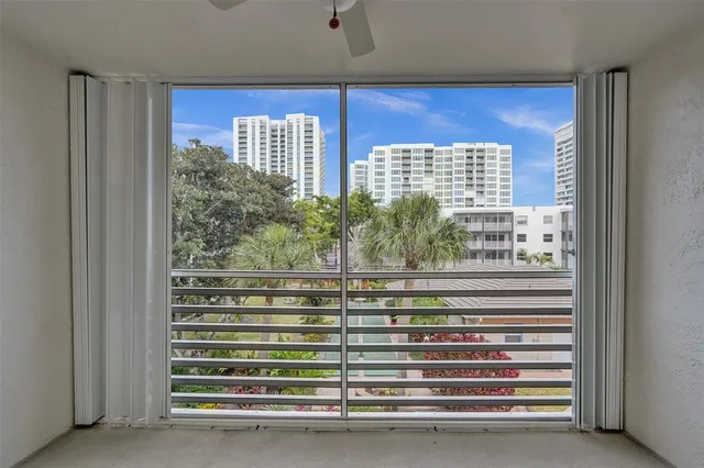 $2,600 | 1541 South Ocean Boulevard, Unit 309, Lauderdale-by-the-Sea, FL 33062