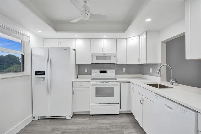 $2,600 | 1541 South Ocean Boulevard, Unit 309, Lauderdale-by-the-Sea, FL 33062