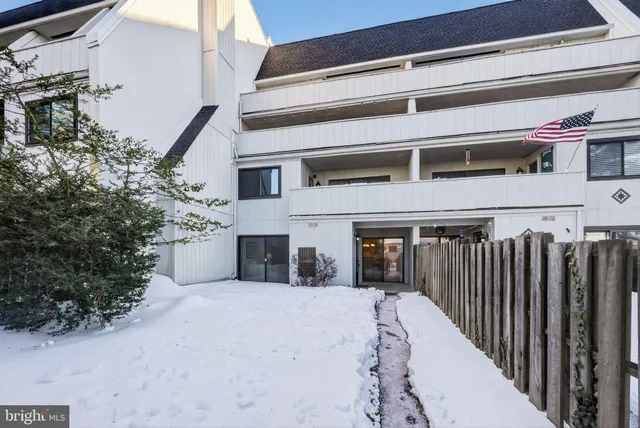 $295,000 | 194 Summit House, West Chester, PA 19382