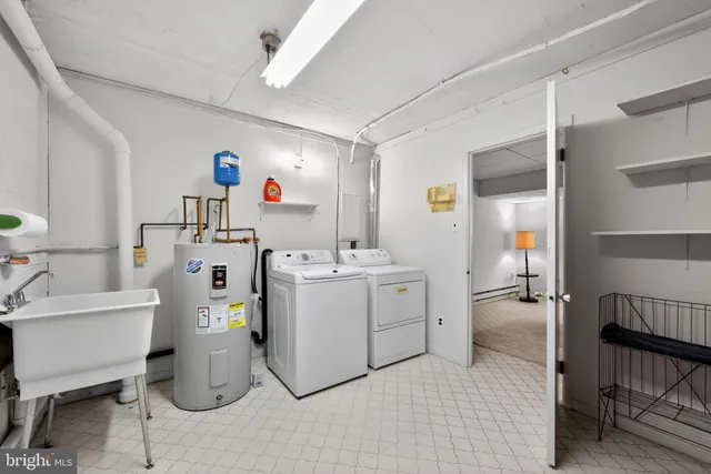 a view of utility room