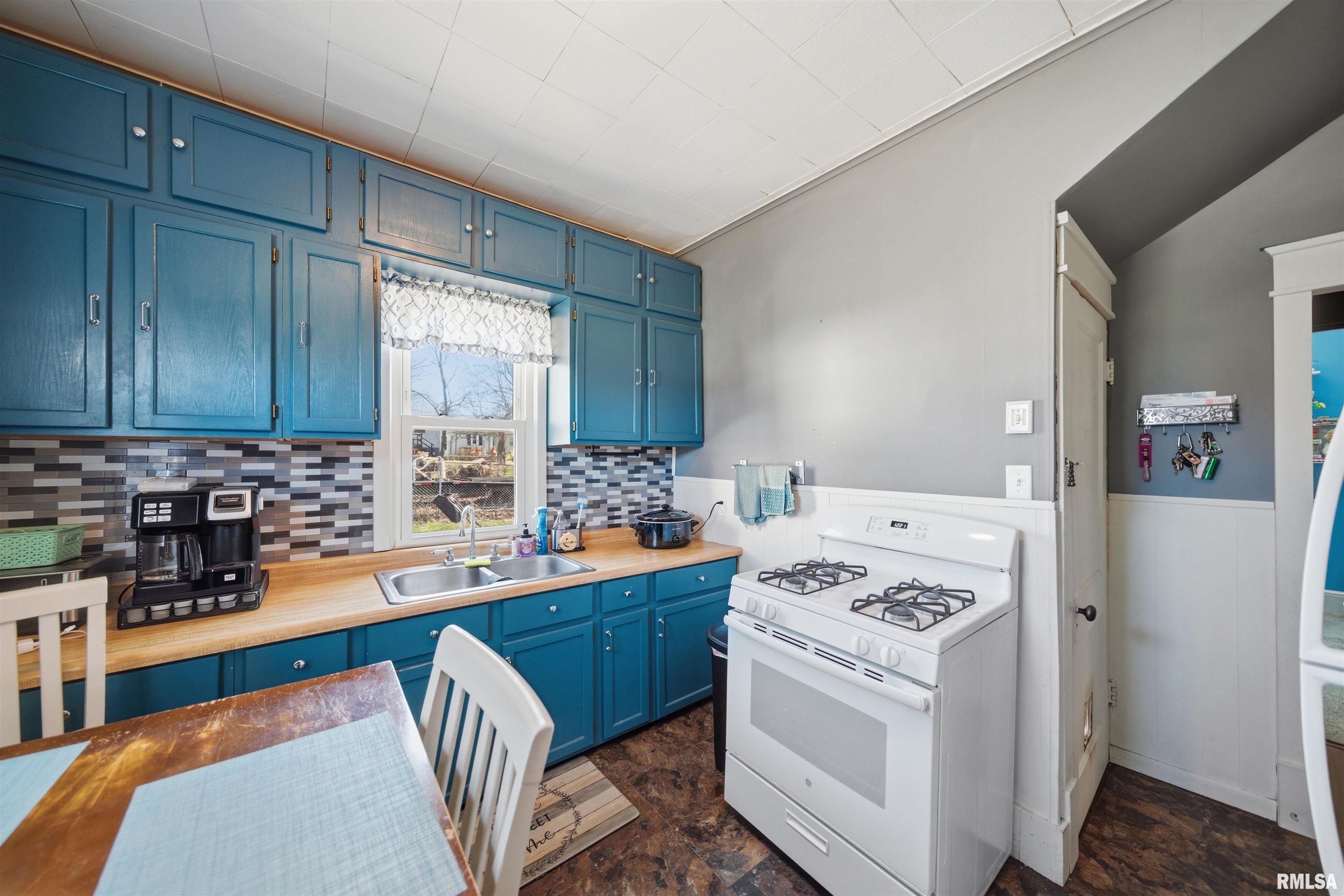 206 North Washington Street Washburn, IL 61570 - Photo 10 of 25