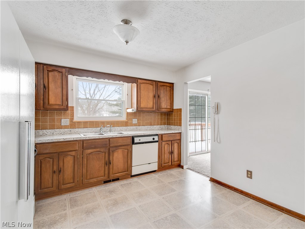 1135 Springdale Road Stow, OH 44224 - Photo 11 of 29 Gallery Image 11