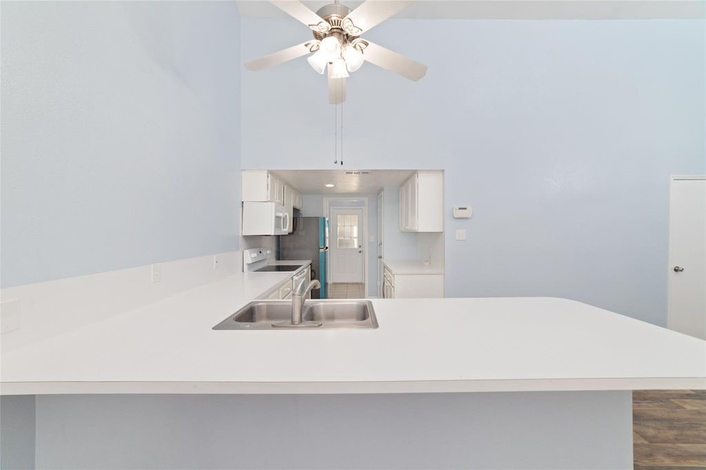 17 April Point Drive North Conroe, TX 77356 - Photo 12 of 24