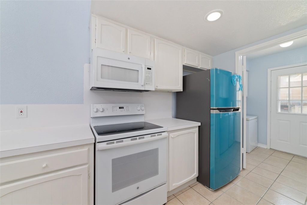 17 April Point Drive North Conroe, TX 77356 - Photo 14 of 24