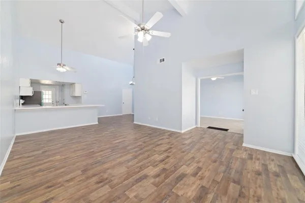 $1,800 | 17 April Point Drive North, Conroe, TX 77356