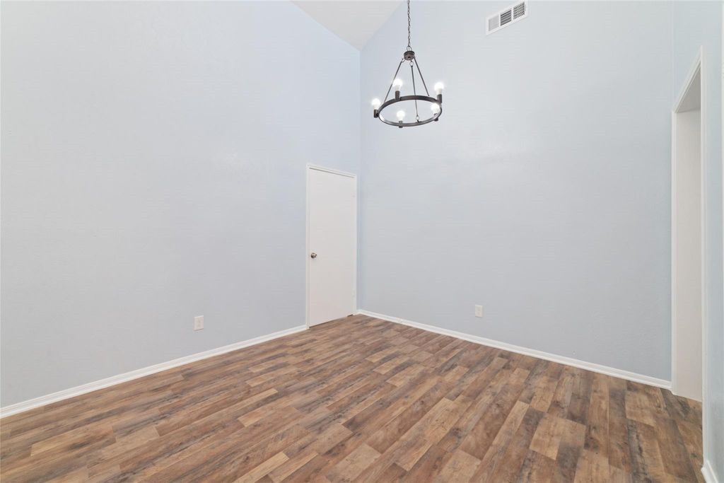 17 April Point Drive North Conroe, TX 77356 - Photo 10 of 24