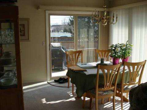 27000 Coach Trenton, MI 48183 - Photo 7 of 15 627684-6.JPG