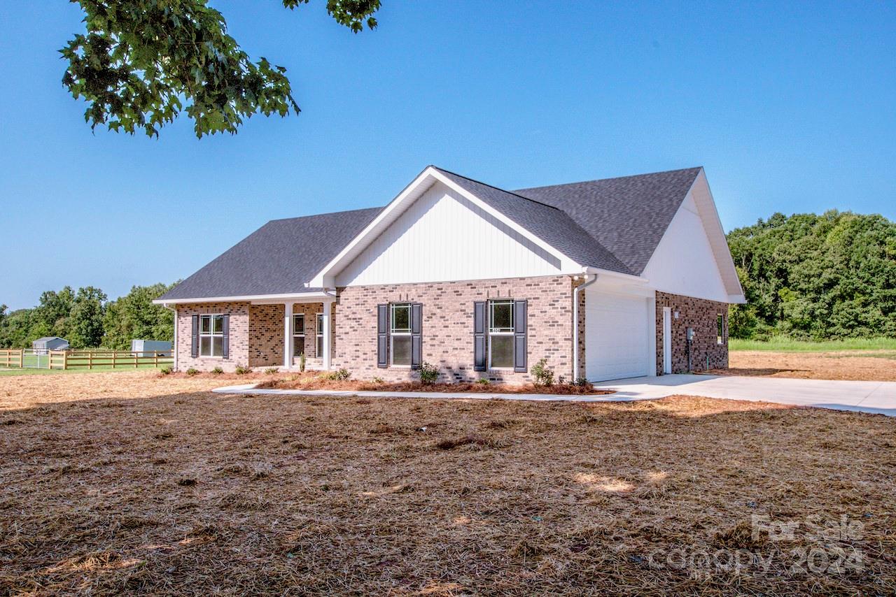 404 Longview Road Statesville, NC 28625 - Photo 2 of 33 Gallery Image 2