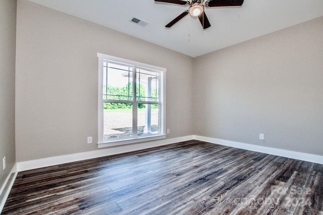 404 Longview Road Statesville, NC 28625 - Photo 23 of 33 Gallery Image 23