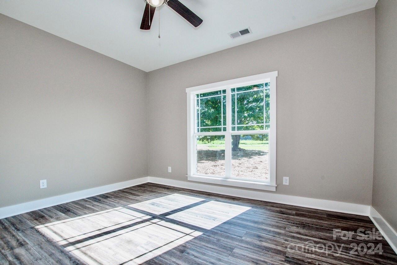 404 Longview Road Statesville, NC 28625 - Photo 24 of 33 Gallery Image 24