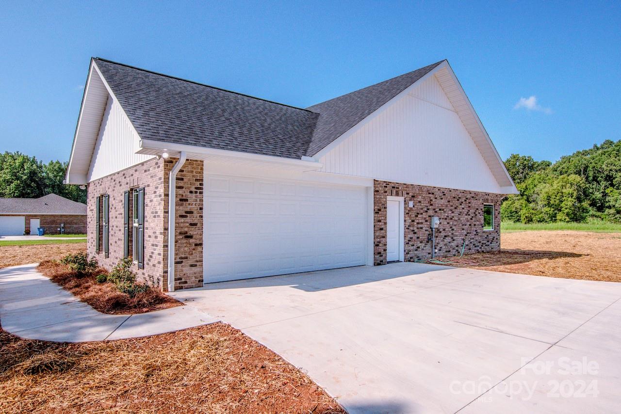 404 Longview Road Statesville, NC 28625 - Photo 4 of 33 Gallery Image 4
