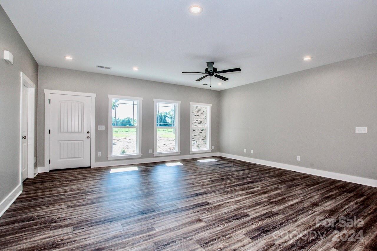 404 Longview Road Statesville, NC 28625 - Photo 5 of 33 Gallery Image 5