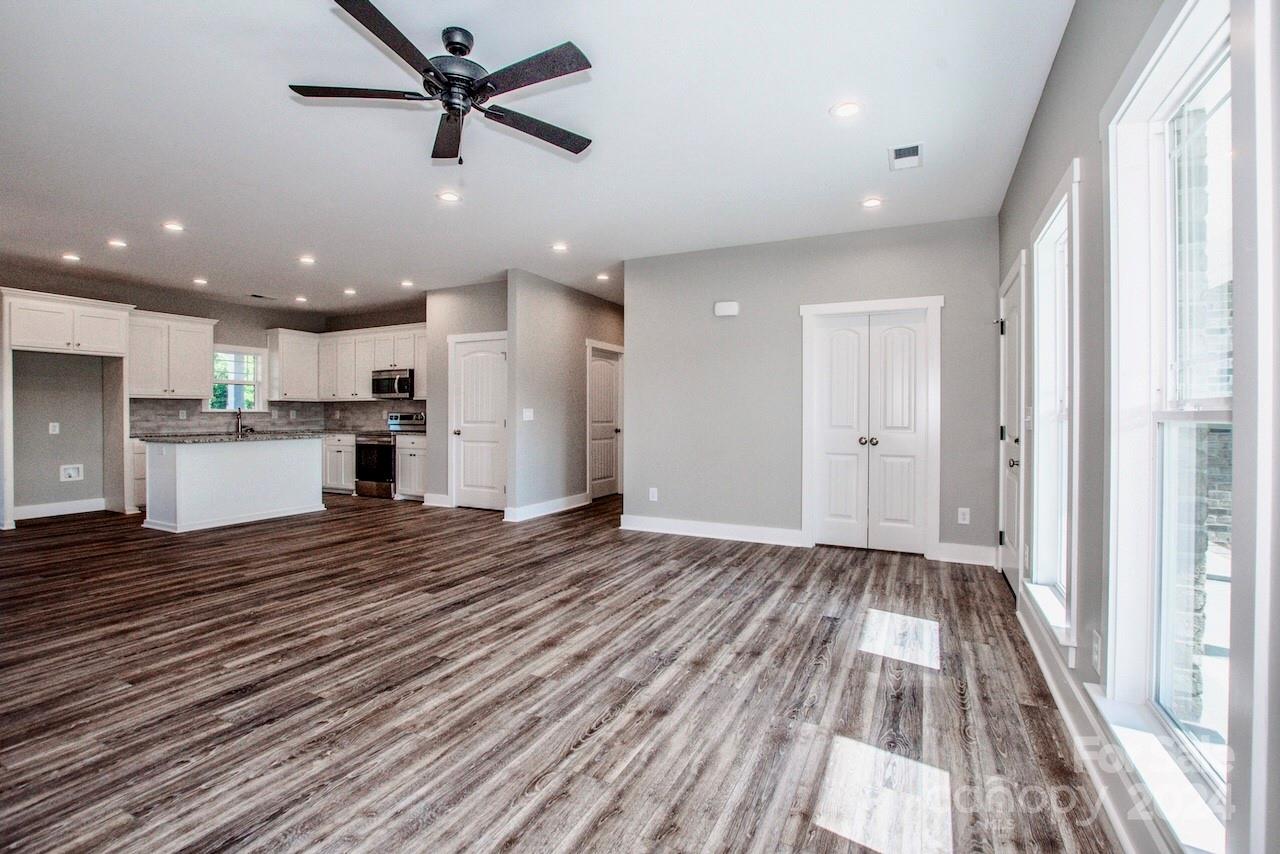 404 Longview Road Statesville, NC 28625 - Photo 7 of 33 Gallery Image 7