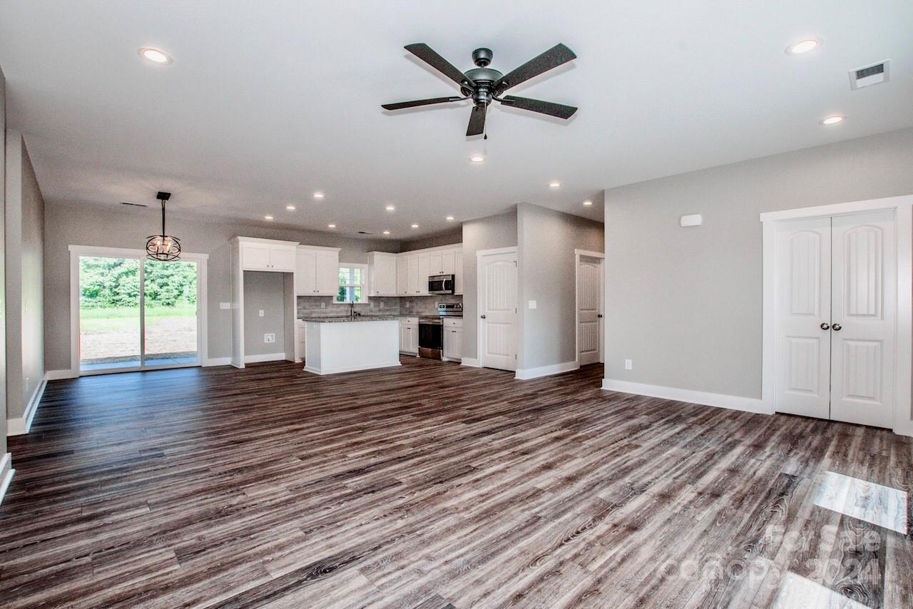 404 Longview Road Statesville, NC 28625 - Photo 8 of 33 Gallery Image 8