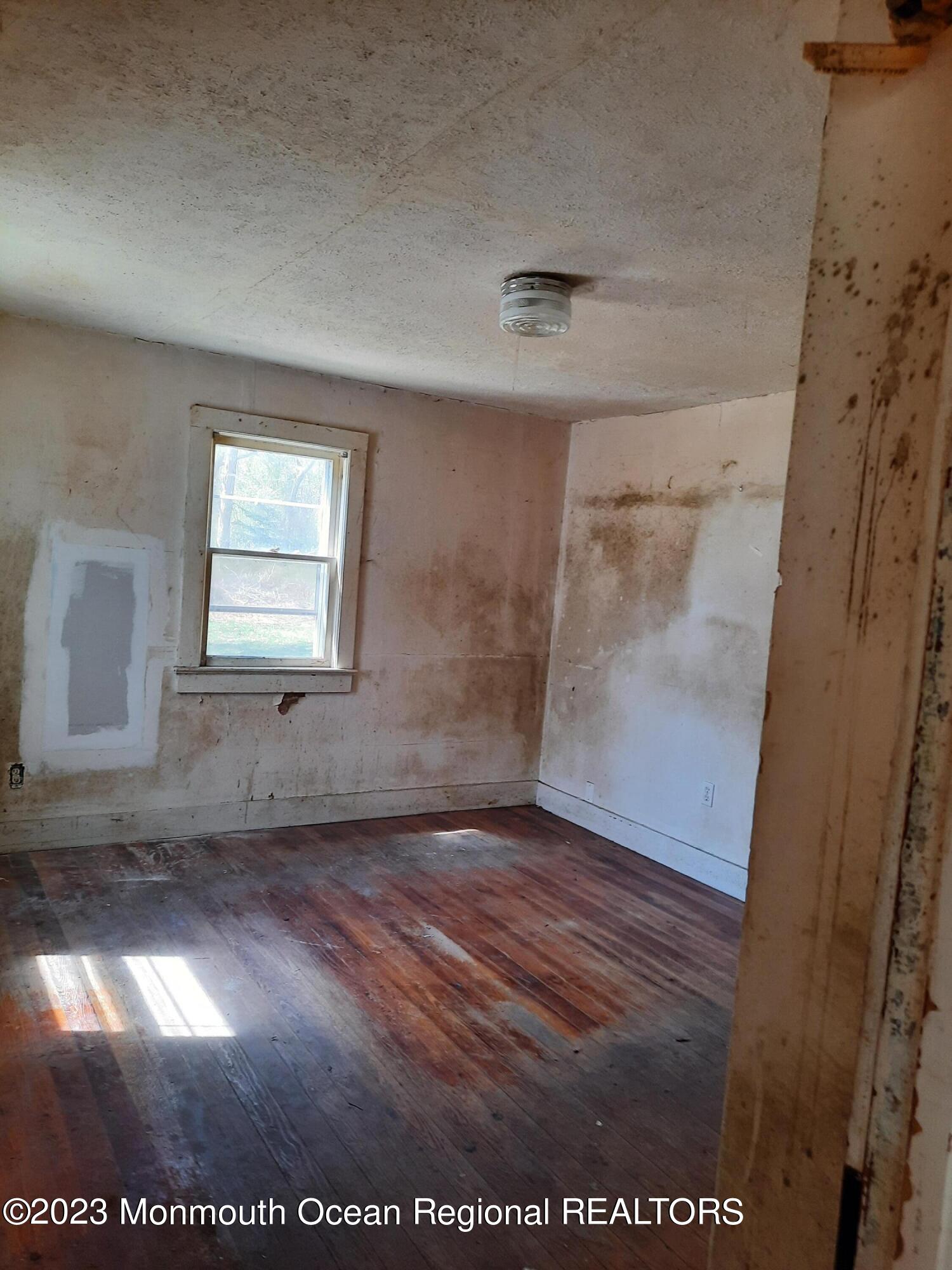 311 Stagecoach Road Clarksburg, NJ 08510 - Photo 7 of 12 20230412_134512 (1)