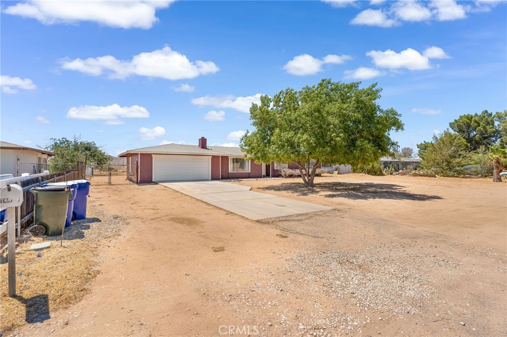 16050 Pawnee Road Apple Valley, CA 92307 - Photo 4 of 46