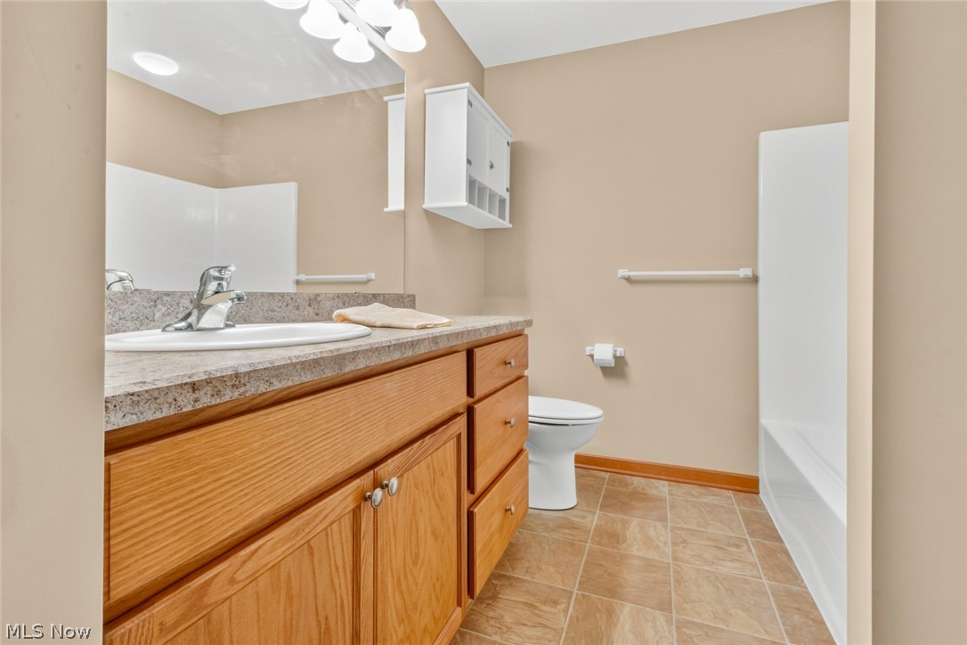 9264 Sharrott Road, Unit 1502 Youngstown, OH 44514 - Photo 13 of 20 full bath
