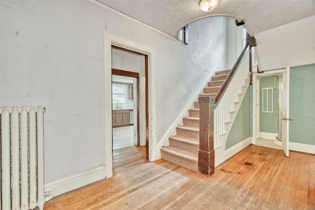 153 Seneca Parkway Rochester, NY 14613 - Photo 8 of 47