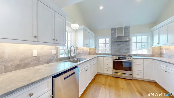 $689,900 | 1489 Main Street, Glastonbury, CT 06033
