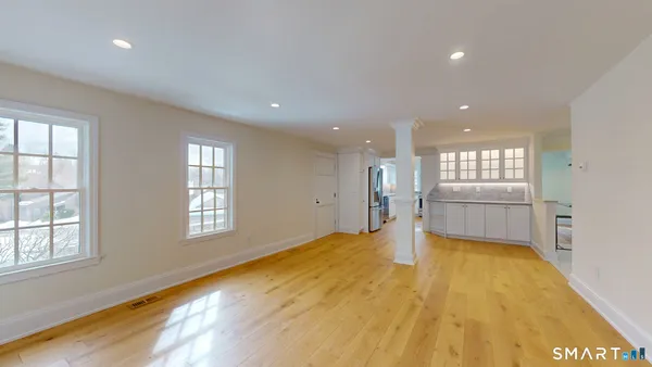 $689,900 | 1489 Main Street, Glastonbury, CT 06033