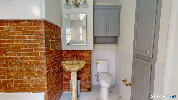 $689,900 | 1489 Main Street, Glastonbury, CT 06033