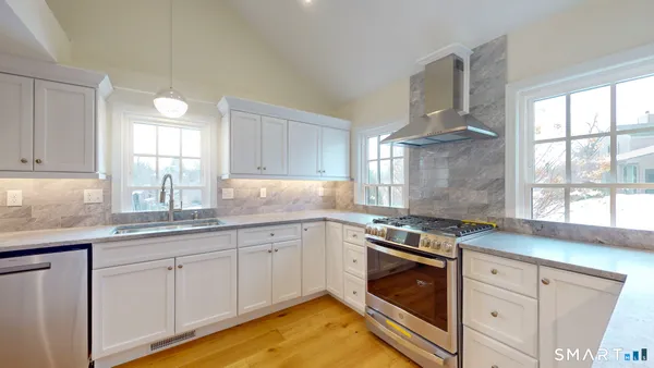$689,900 | 1489 Main Street, Glastonbury, CT 06033