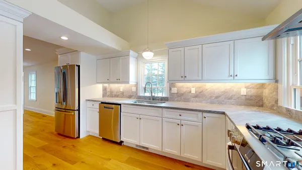 $689,900 | 1489 Main Street, Glastonbury, CT 06033