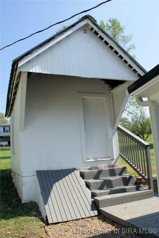 $192,000 | 207 E Street Northwest, Depauw, IN 47115