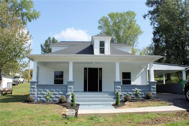 $192,000 | 207 E Street Northwest, Depauw, IN 47115