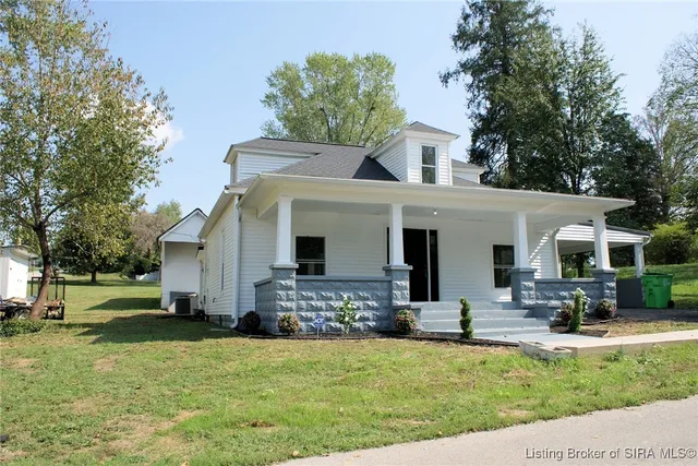 $192,000 | 207 E Street Northwest, Depauw, IN 47115