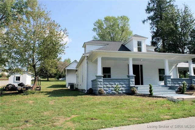 $192,000 | 207 E Street Northwest, Depauw, IN 47115