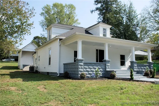 $192,000 | 207 E Street Northwest, Depauw, IN 47115