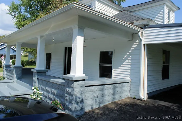 $192,000 | 207 E Street Northwest, Depauw, IN 47115