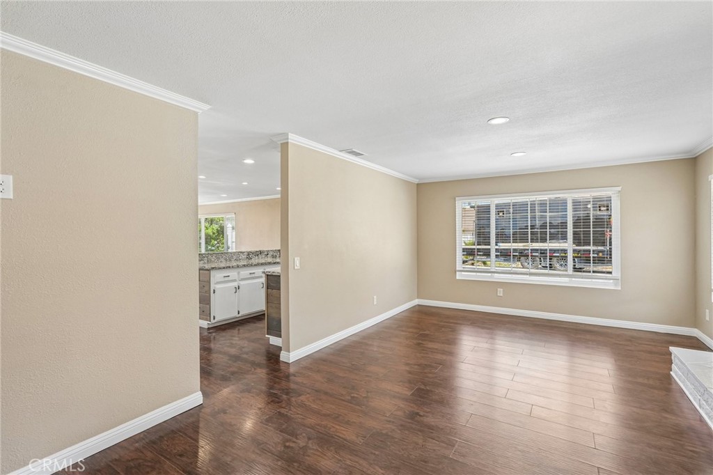 14342 Laurel Drive Riverside, CA 92503 - Photo 7 of 45 Gallery Image 7