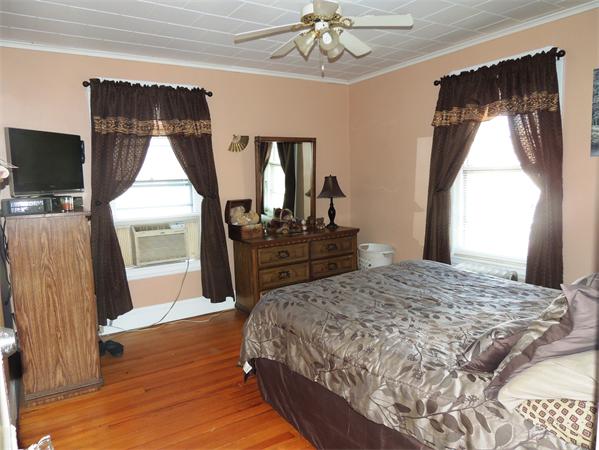 52 Fresno Street Springfield, MA 01104 - Photo 15 of 21