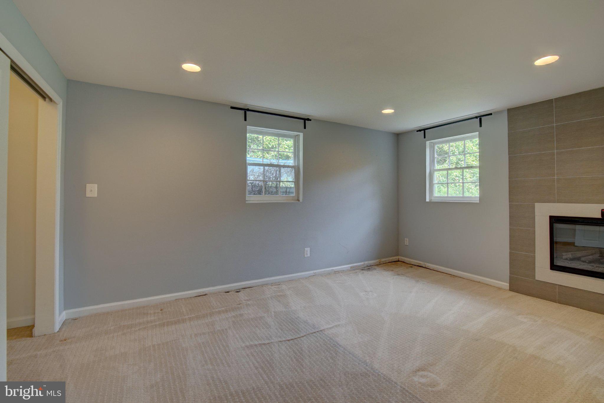 900 Walker Road Great Falls, VA 22066 - Photo 33 of 52 Bright and airy living space awaits.