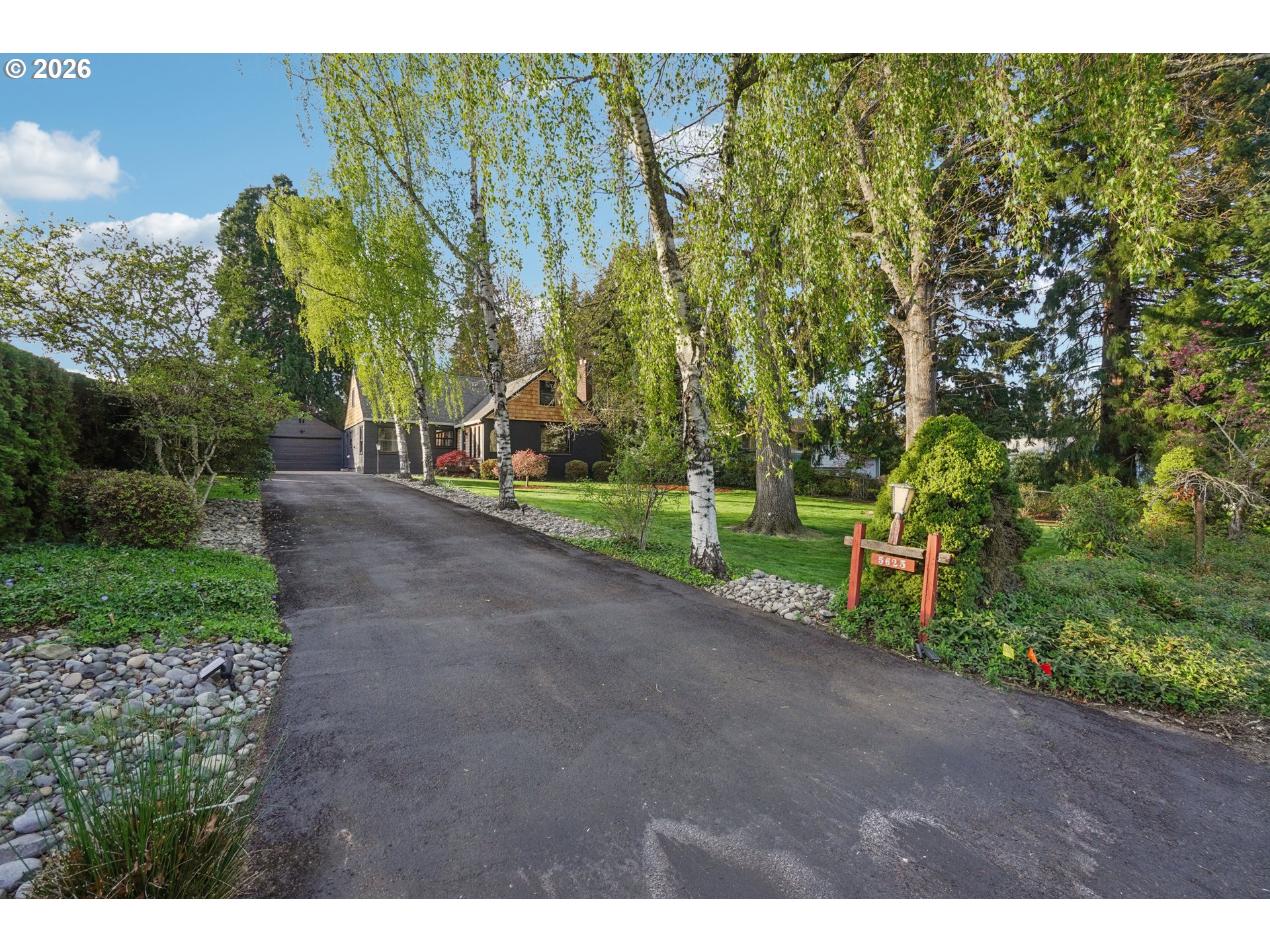 5625 Southeast Oetkin Road Milwaukie, OR 97267 - Photo 2 of 35