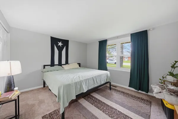 $272,000 | 277 West Raye Drive, Chicago Heights, IL 60411