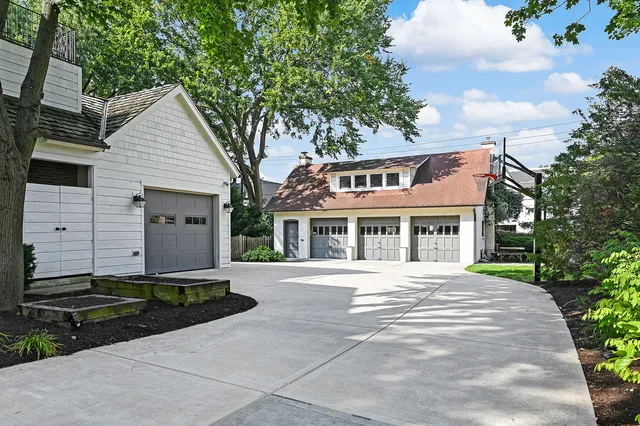$3,200,000 | 4736 Grand Avenue, Western Springs, IL 60558