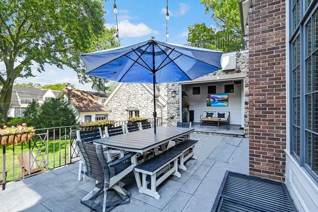 $3,200,000 | 4736 Grand Avenue, Western Springs, IL 60558