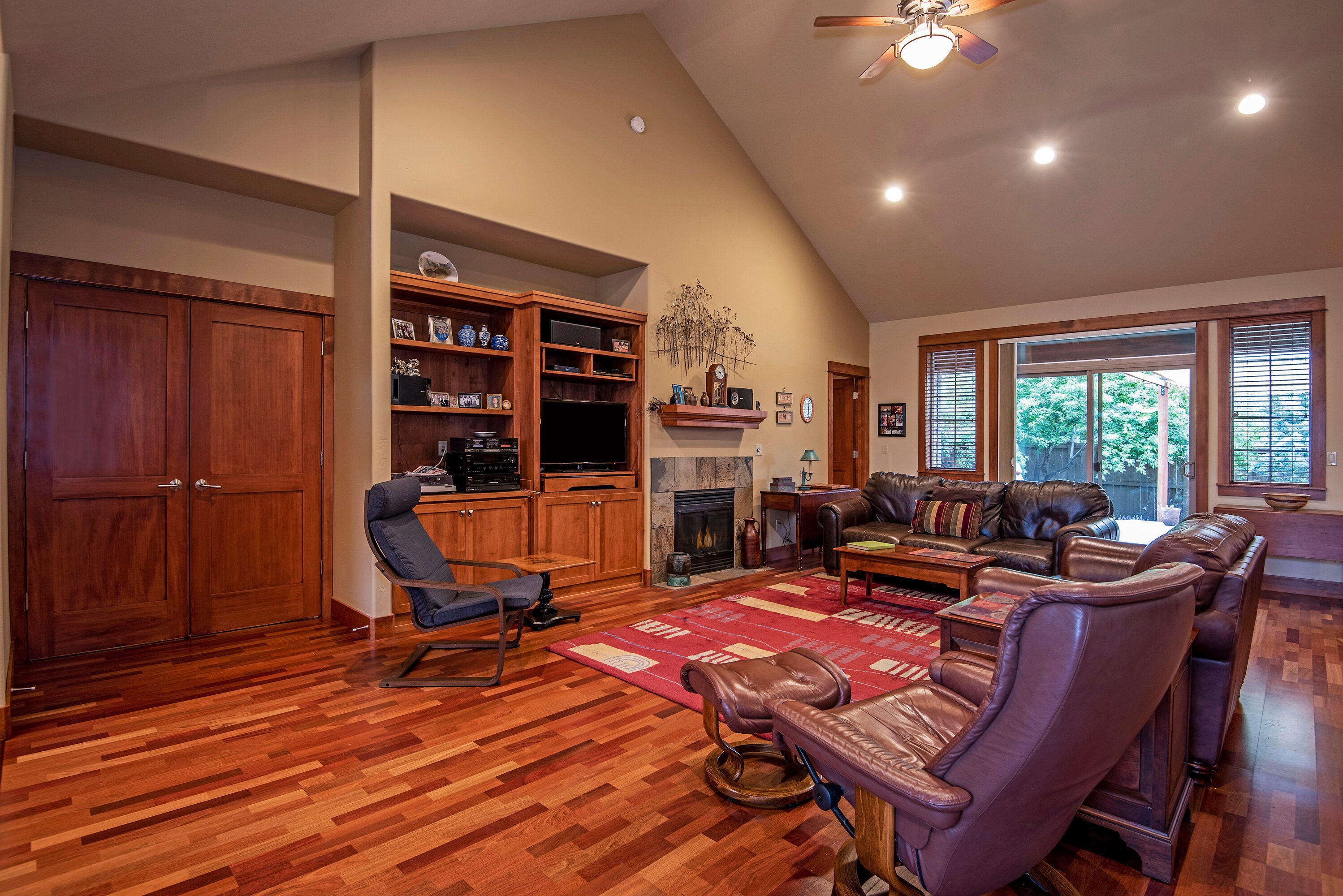61145 Ridge Falls Place Bend, OR 97702 - Photo 2 of 34 61145 Ridge Falls Pl Bend OR-print-002-0