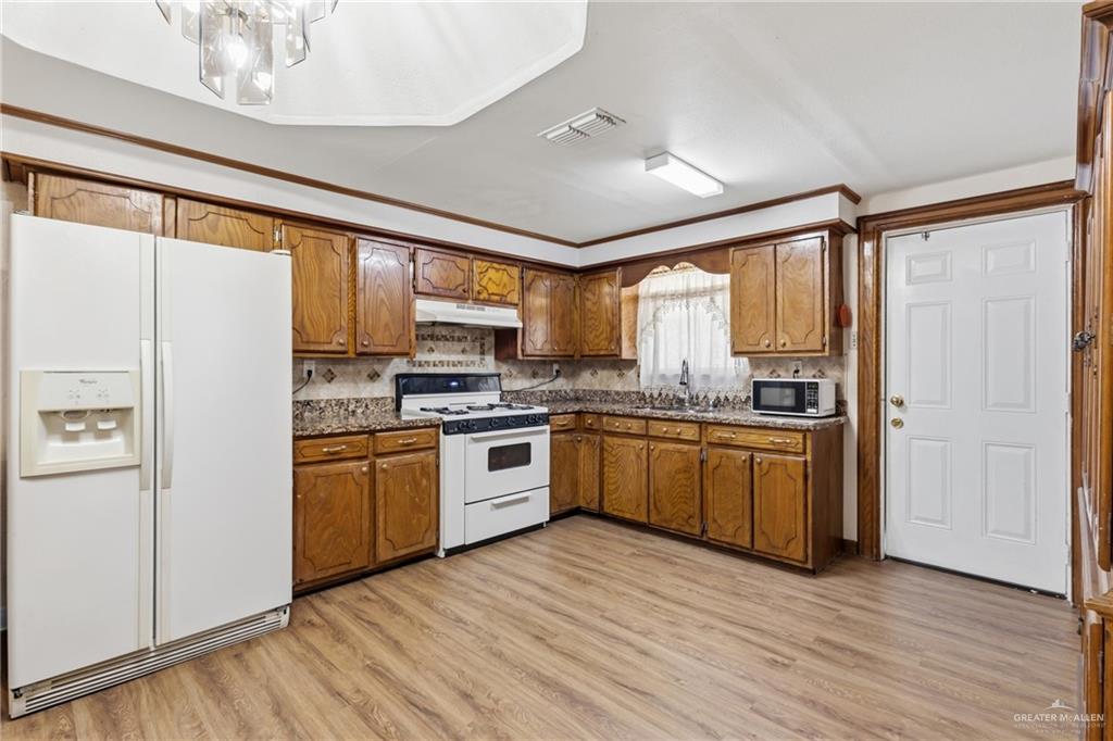 3109 Nabors Road Mission, TX 78574 - Photo 7 of 29 Gallery Image 7